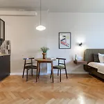 Lägenhet Concierge Mazowiecka Warszawa